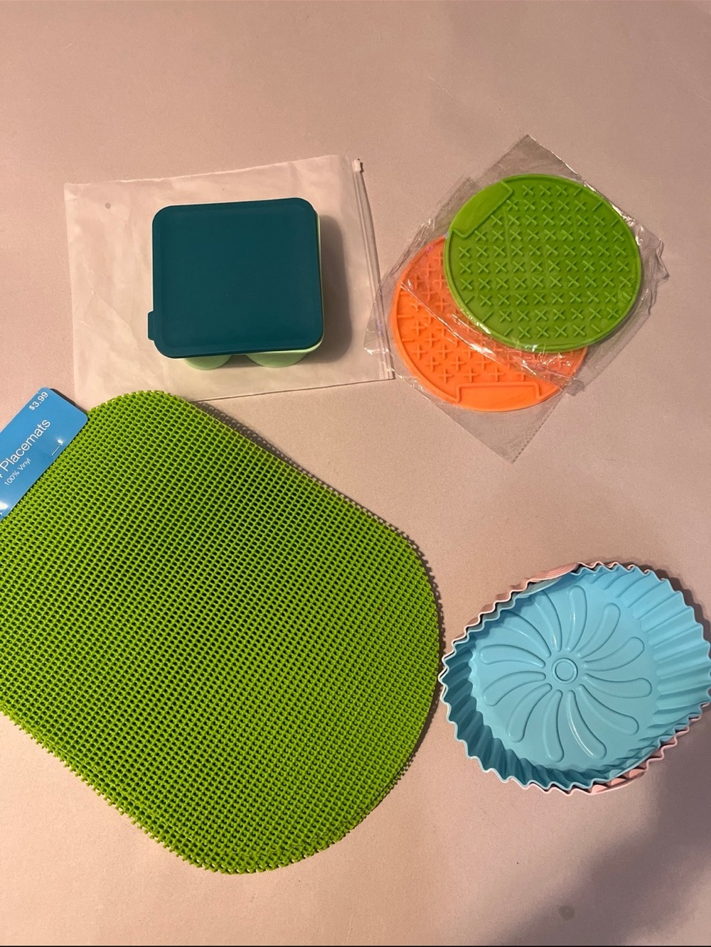 Silicon Kitchen Bundle-Air Fryer Liner, Trivets, Ice Tray, Placemats-New